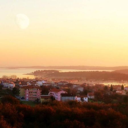 Apartments Regi Медулин Екстериор снимка